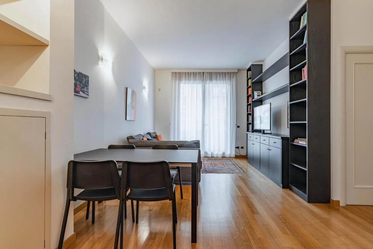 Apartment Easylife - Accogliente Bilocale Zona City Life Milan