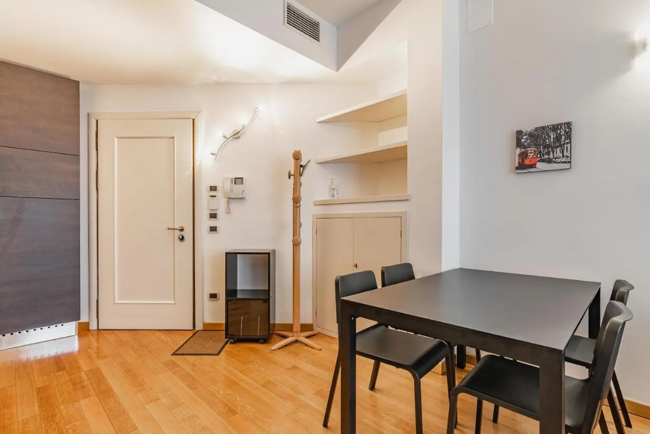 Apartment Easylife - Accogliente Bilocale Zona City Life Milan