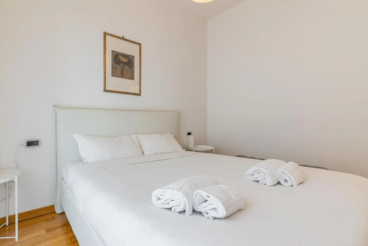 Apartment Easylife - Accogliente Bilocale Zona City Life Milan