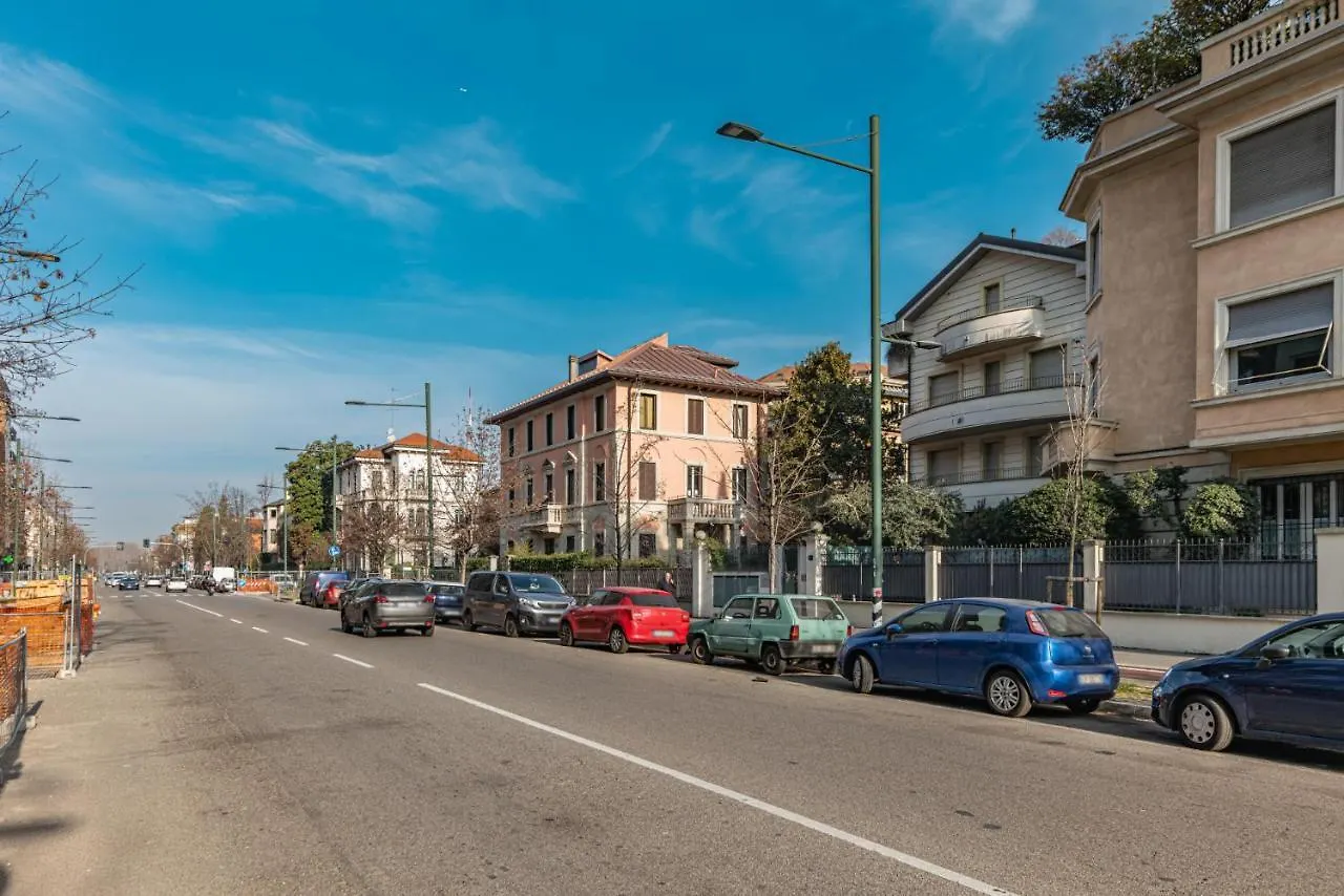 Easylife - Accogliente Bilocale Zona City Life Milan 0*,  Italy